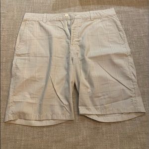 Men’s O’Neill cream shorts, size 34 waist, gently used